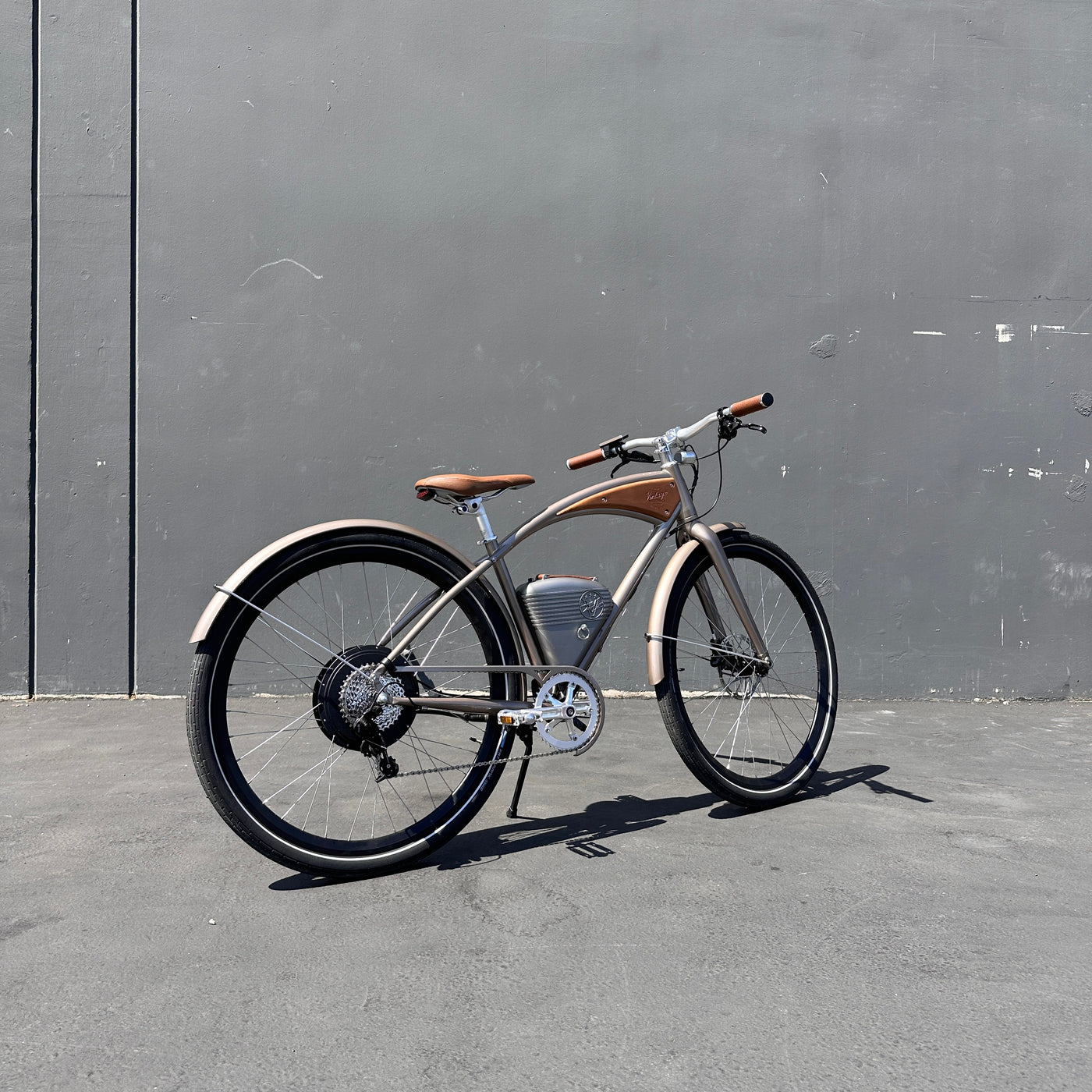 2023 Cafe Bronze, Small