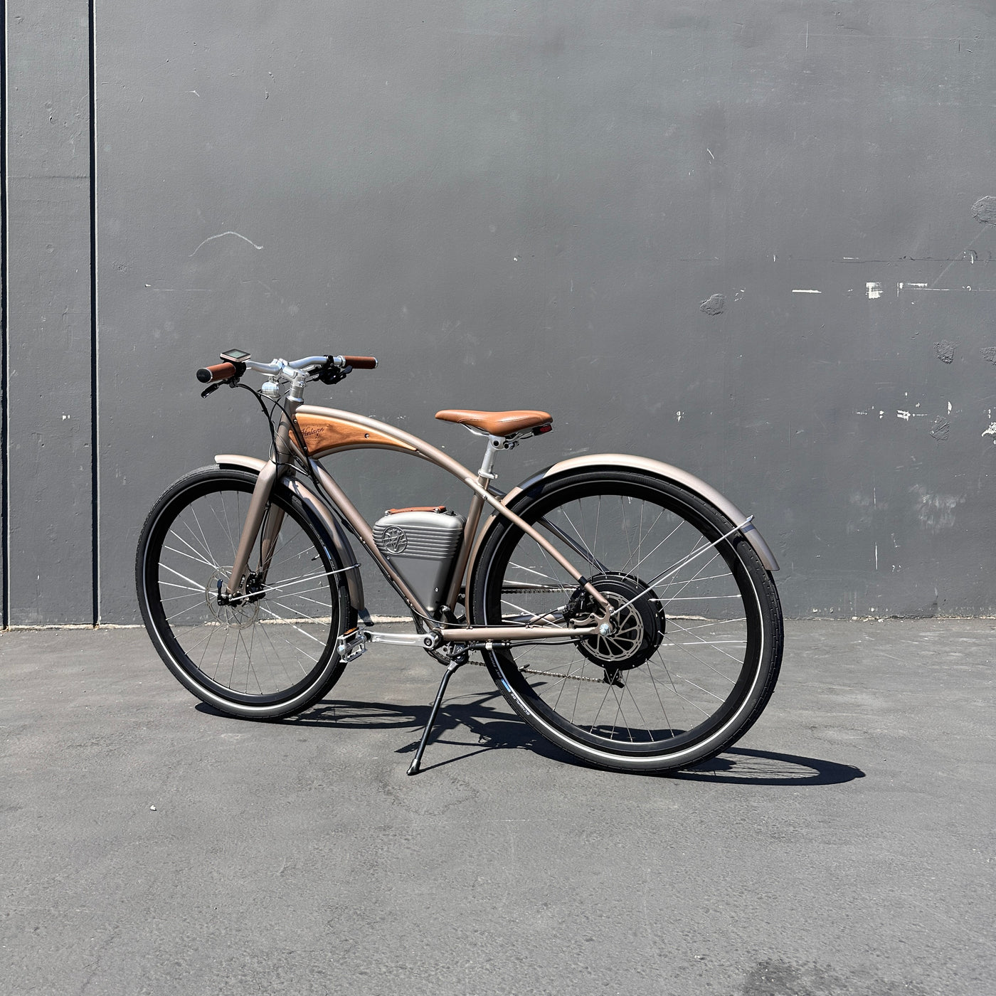 2023 Cafe Bronze, Small
